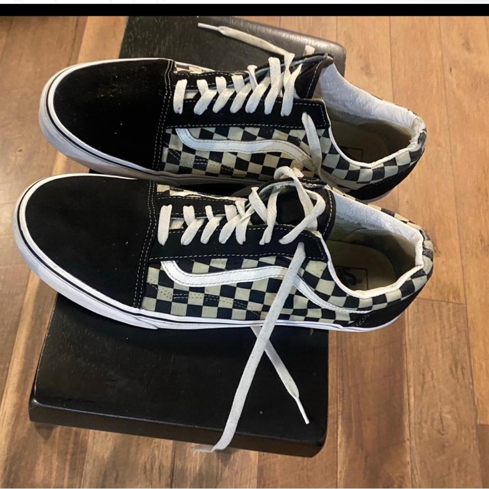 Vans Classic Black and White Checkered Shoes W7.5 ready to wear
